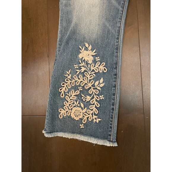 Johnny Was Samira Eyelet Baby Boot Jeans Embroidered Size 32 - Picture 2 of 5
